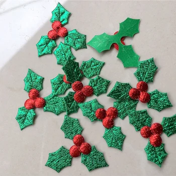100ks Lesk Zelená Holly List a Červené Bobule Handričkou Nášivka Pre Vianočné Dekorácie Stôl Dekorácie nalepovacie Príslušenstvo
