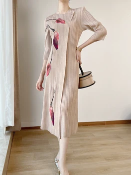 Miyake Skladaný Dve Kus oblečenia 2023 Jar Leto Nový Vintage Vytlačené Polovičný Rukáv Príčinné Slim Elegantné Strednej dĺžky Šaty Ženy